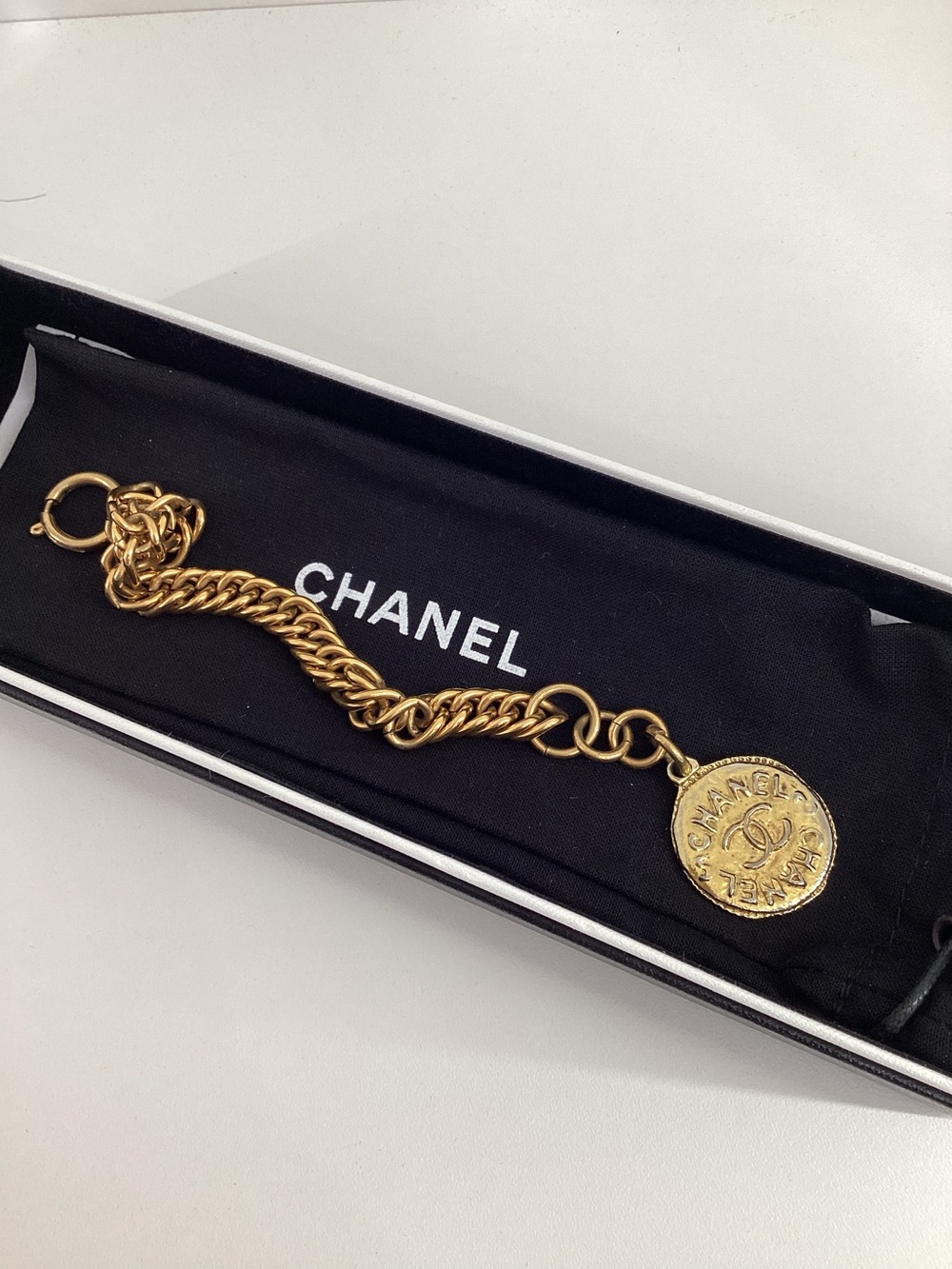 Vintage Chanel Gold plated curb link/coin pendant IN BOX Bracelet